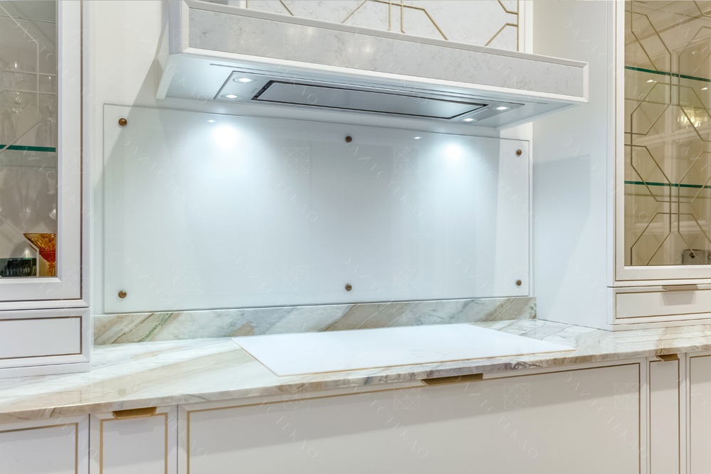 Фартук из стекла для кухни