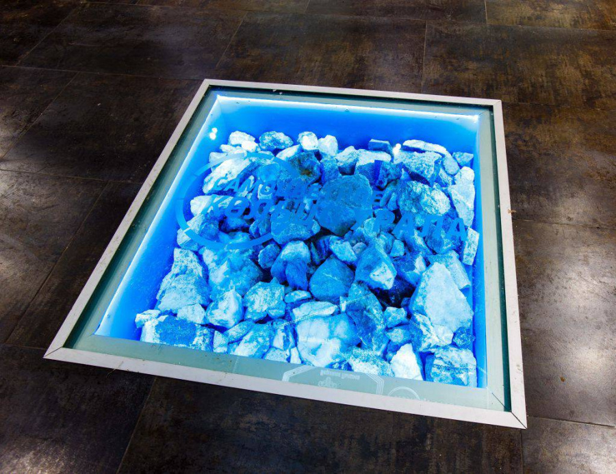 Стеклянный пол